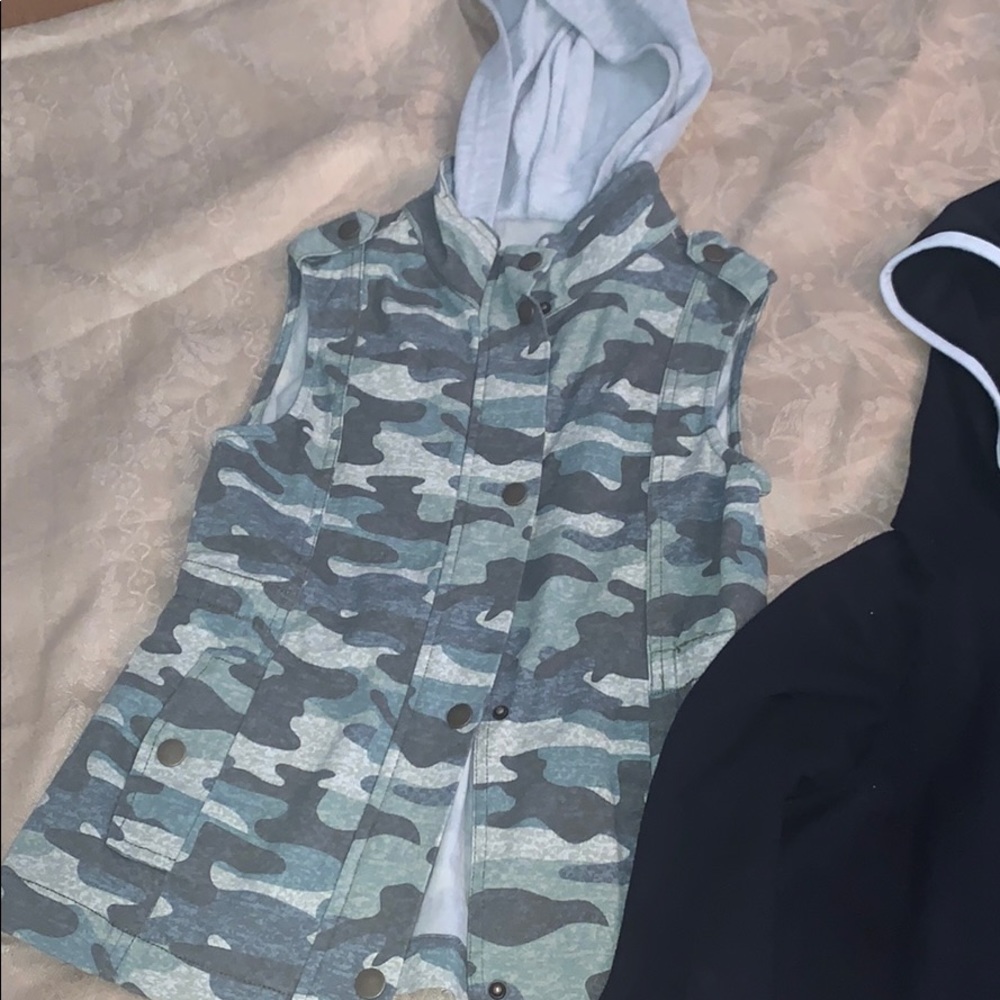 Justice hoodie vest and hoodie sweatshirt.